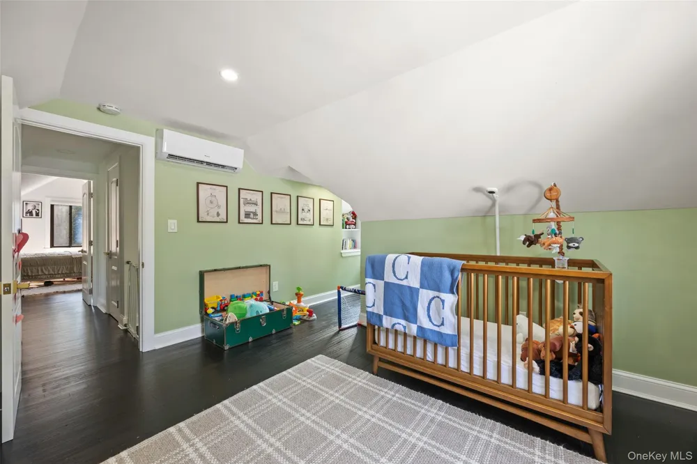 27 Clarendon Road Scarsdale, NY 10583