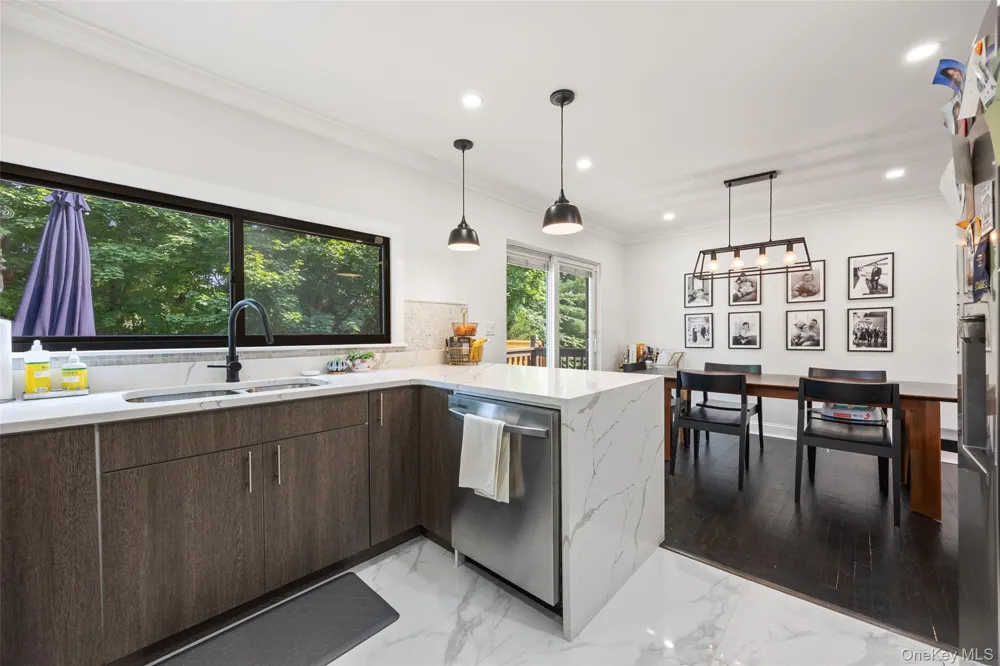 27 Clarendon Road Scarsdale, NY 10583