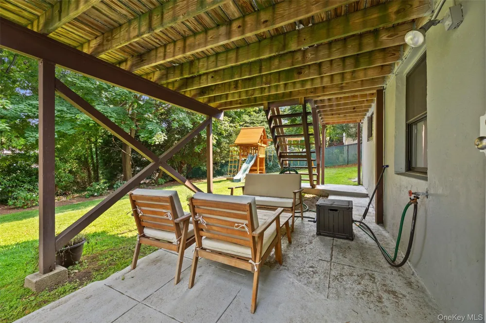 27 Clarendon Road Scarsdale, NY 10583