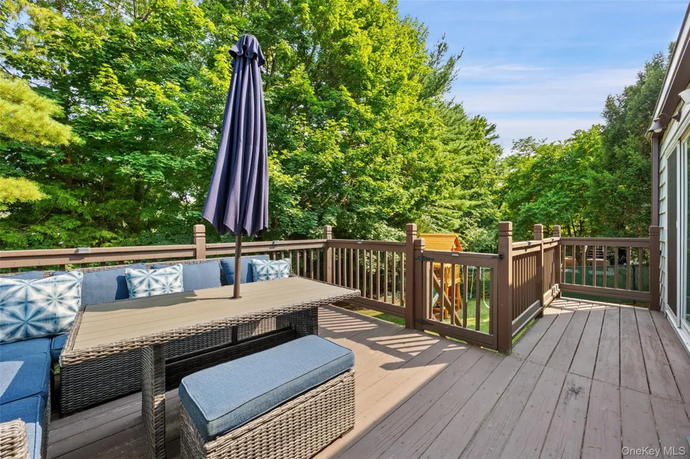 27 Clarendon Road Scarsdale, NY 10583