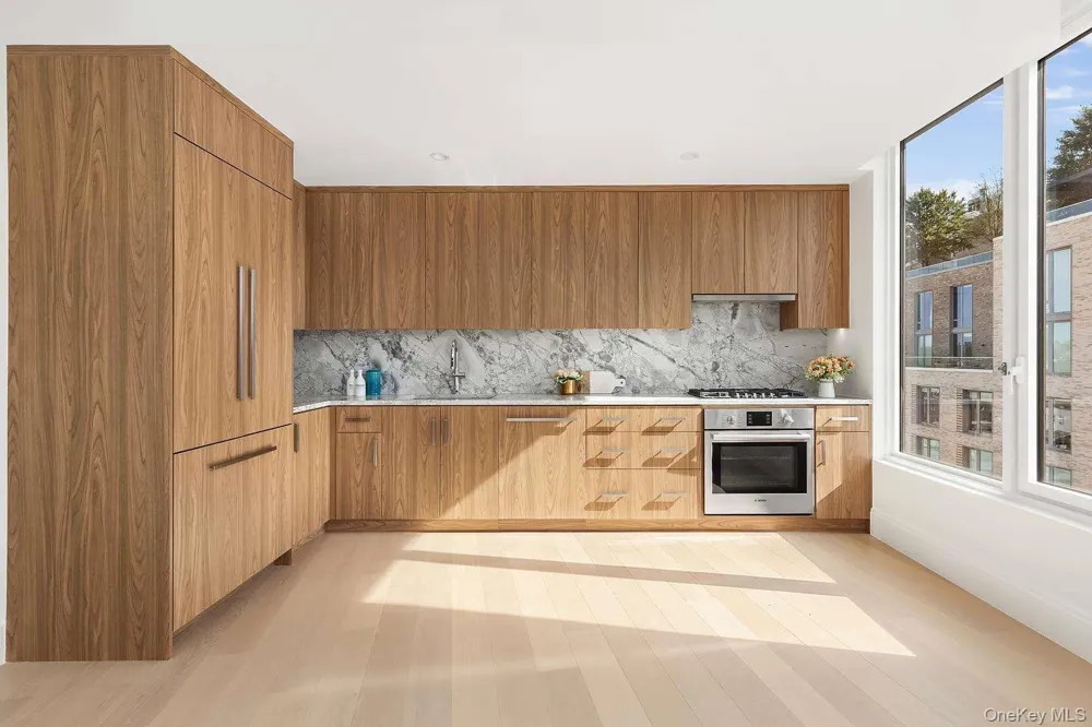 30-55 Vernon Boulevard #6H Astoria, NY 11102