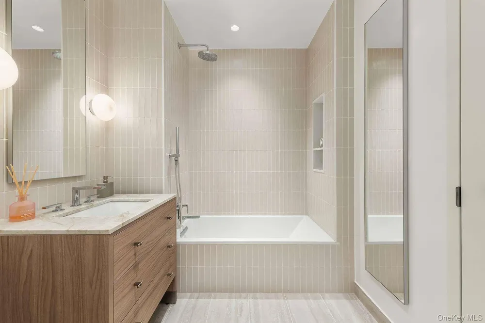 30-55 Vernon Boulevard #6H Astoria, NY 11102