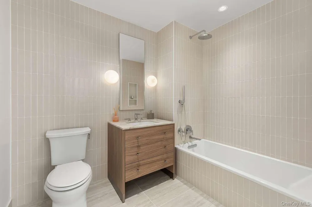 30-55 Vernon Boulevard #6H Astoria, NY 11102