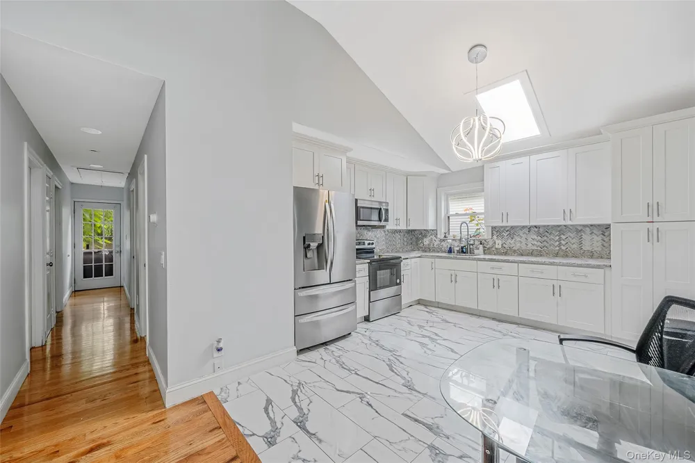 413 Glen Drive Shirley, NY 11967