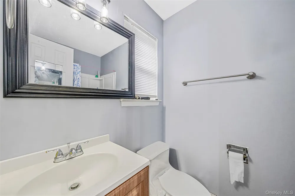 413 Glen Drive Shirley, NY 11967