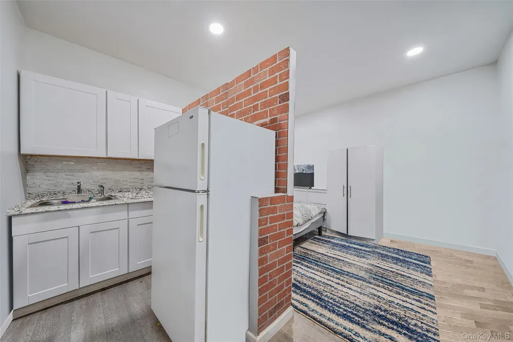 413 Glen Drive Shirley, NY 11967