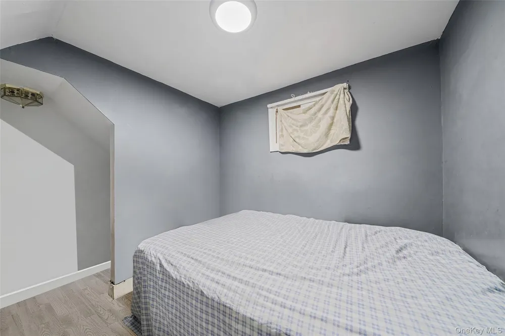 413 Glen Drive Shirley, NY 11967
