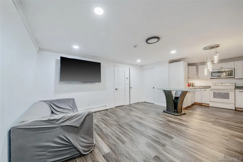 413 Glen Drive Shirley, NY 11967