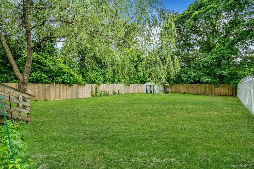 413 Glen Drive Shirley, NY 11967