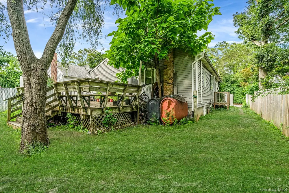 413 Glen Drive Shirley, NY 11967