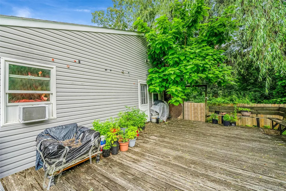413 Glen Drive Shirley, NY 11967