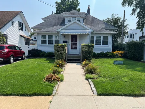 1014 Bonaparte Place