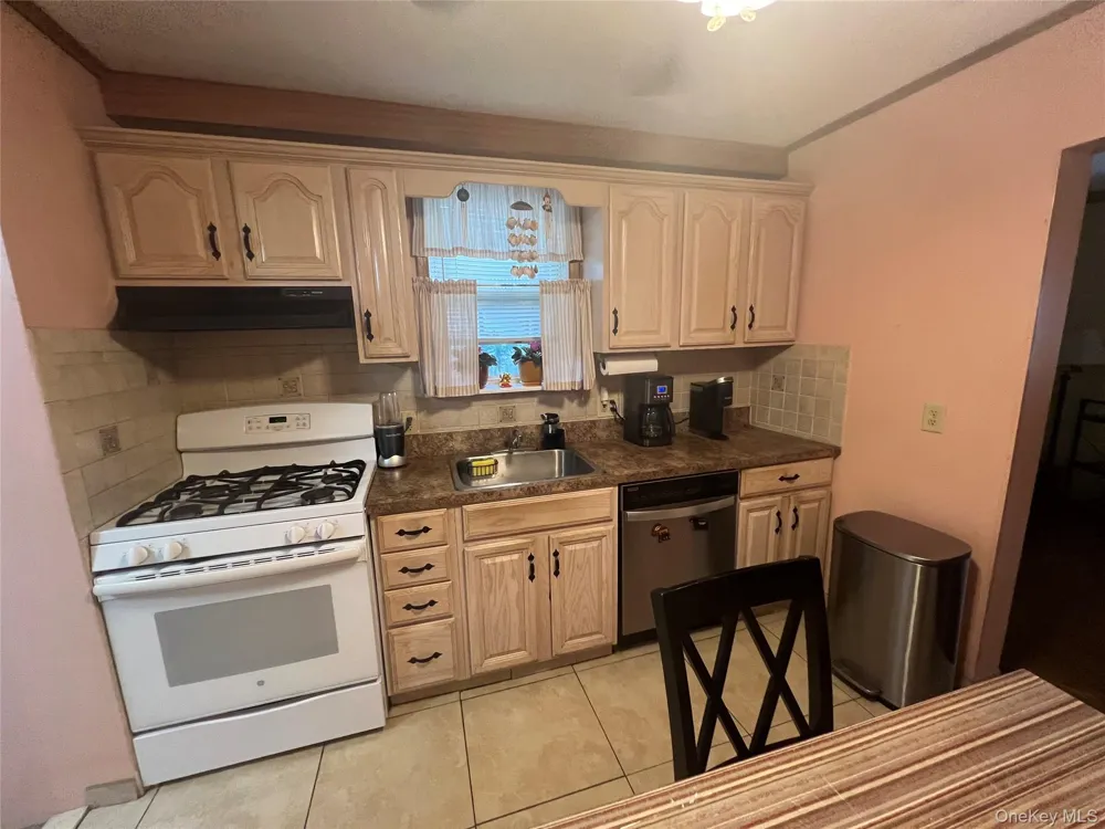 1014 Bonaparte Place Baldwin, NY 11510