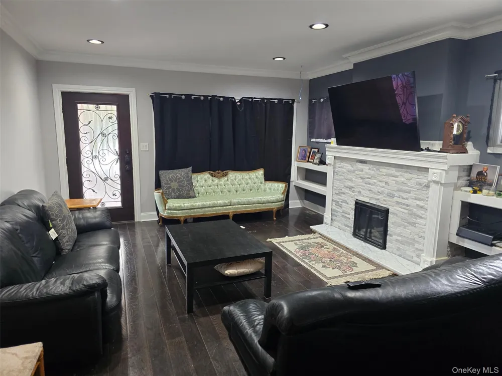 19201 110th Road Saint Albans, NY 11412