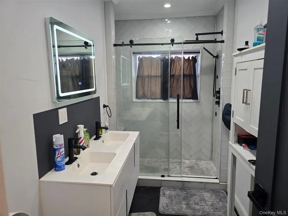 19201 110th Road Saint Albans, NY 11412