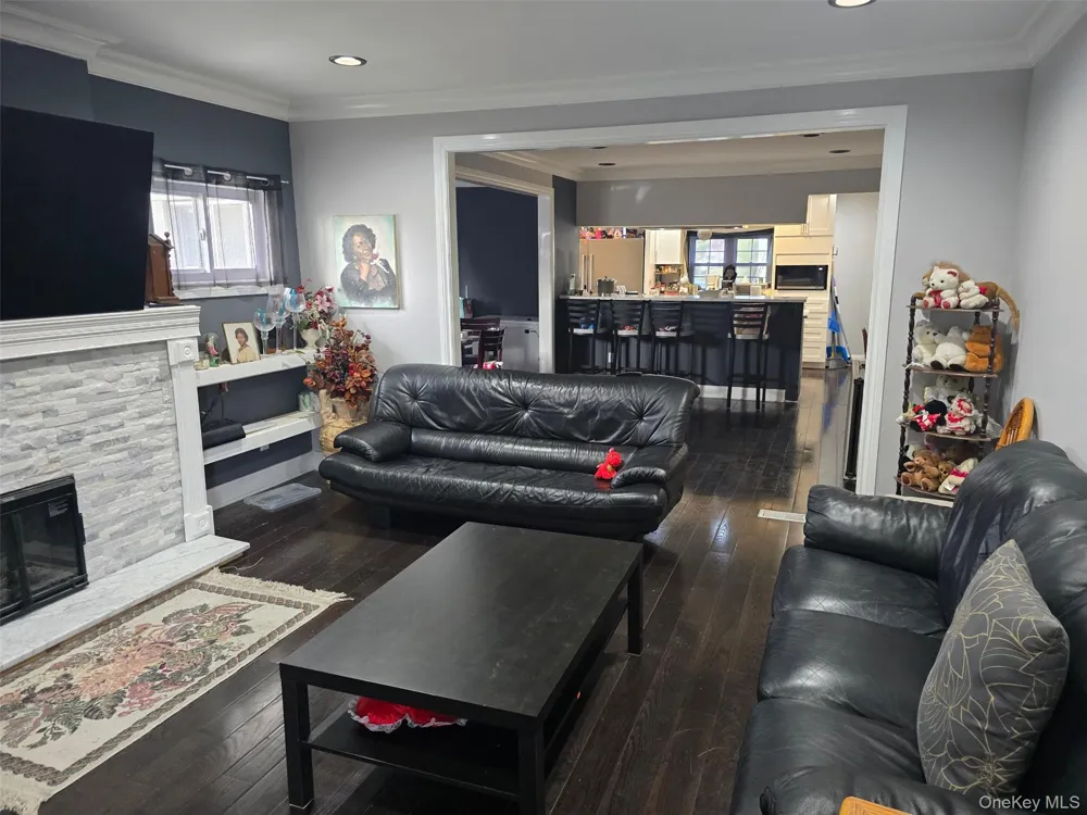 19201 110th Road Saint Albans, NY 11412