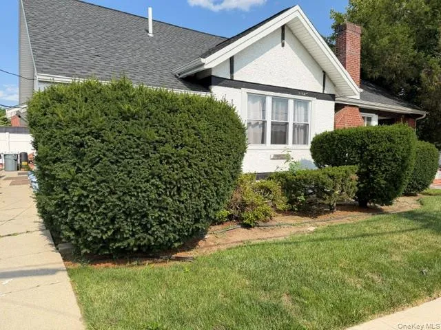 19201 110th Road Saint Albans, NY 11412