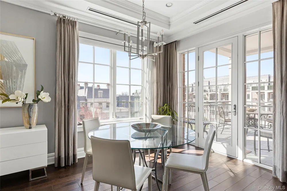 1000 Royal Court #1207 North Hills, NY 11040