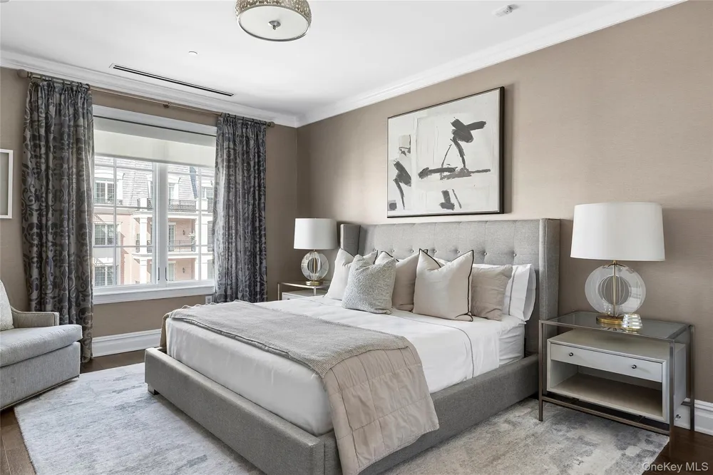 1000 Royal Court #1207 North Hills, NY 11040