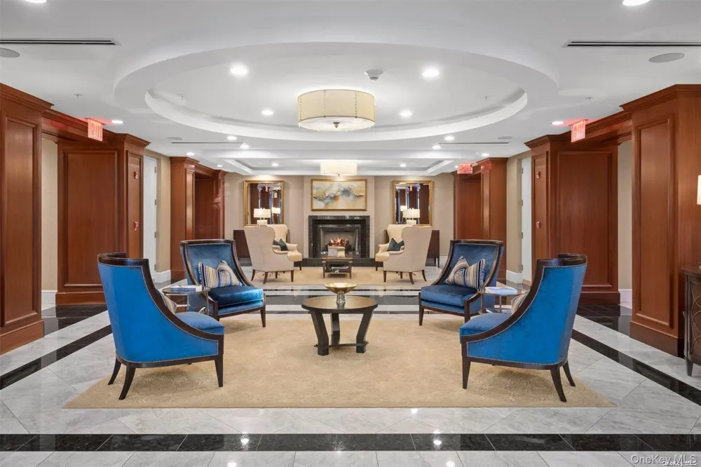 1000 Royal Court #1207 North Hills, NY 11040