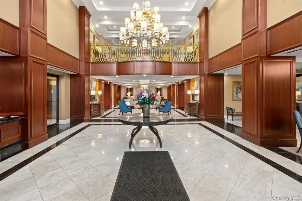 1000 Royal Court #1207 North Hills, NY 11040
