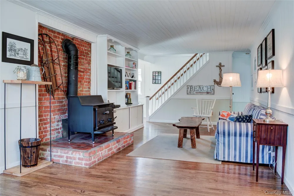 5650 Bayview Road Southold, NY 11971