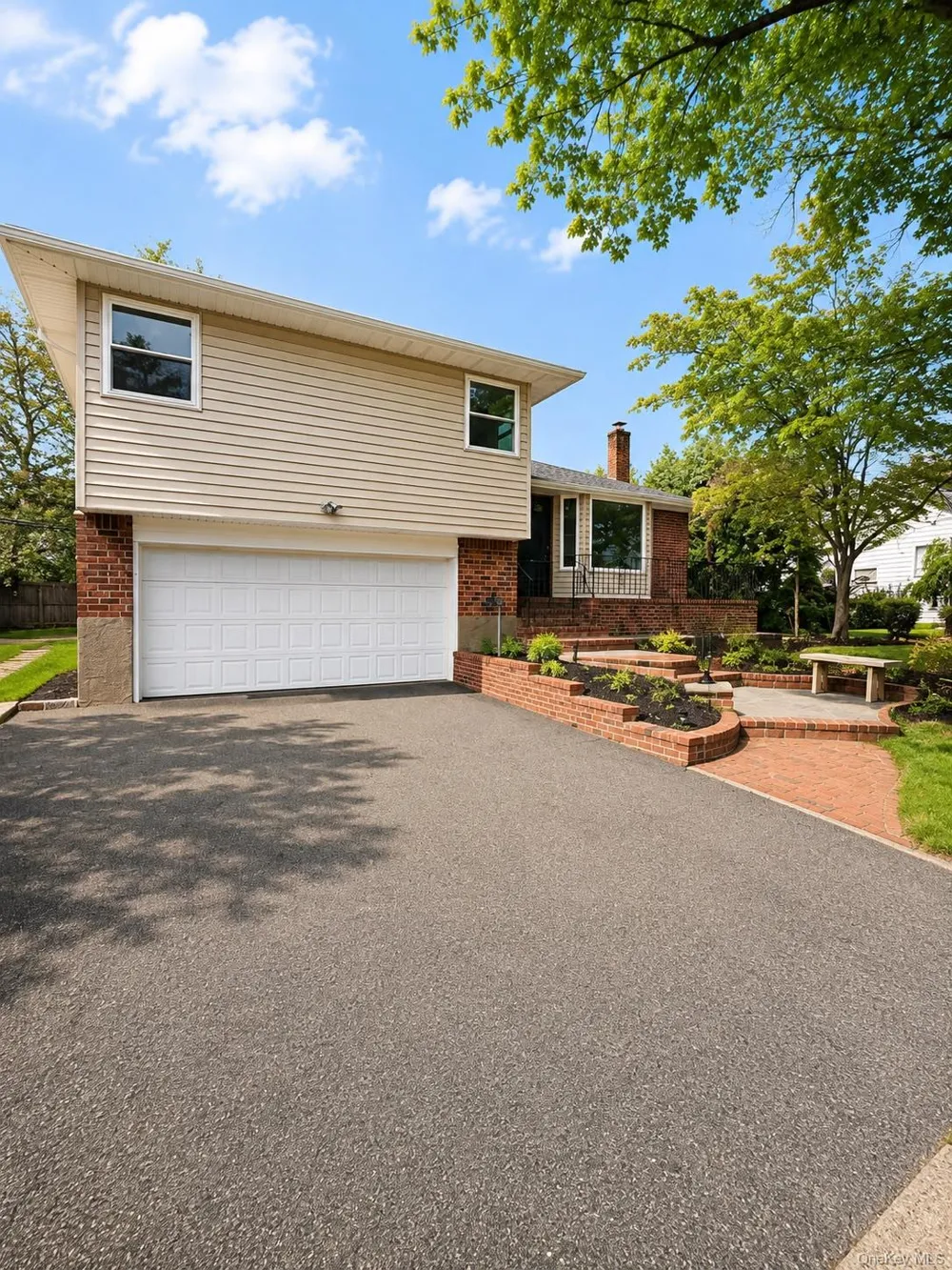 5 Warren Place Plainview, NY 11803