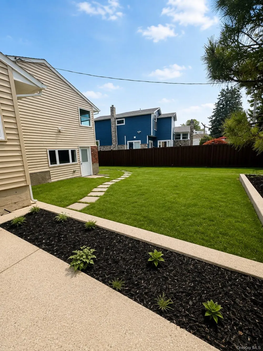 5 Warren Place Plainview, NY 11803