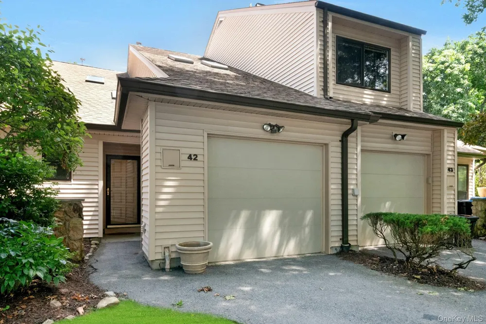 42 Hudson Watch Drive Ossining, NY 10562