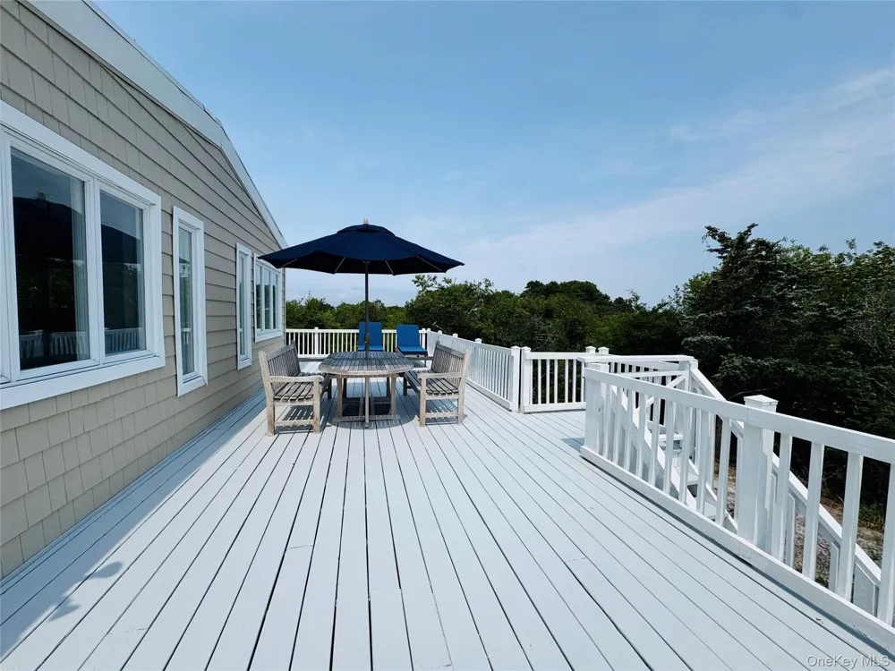 83 Hawser Drive Oak Beach, NY 11702