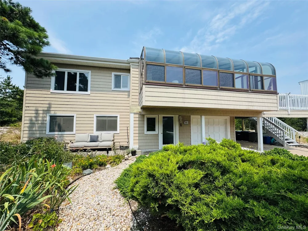 83 Hawser Drive Oak Beach, NY 11702