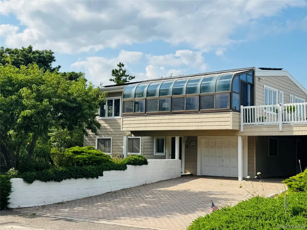 83 Hawser Drive Oak Beach, NY 11702