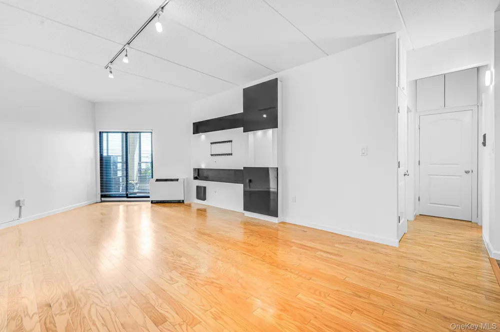 725 Miller #130 Freeport, NY 11520