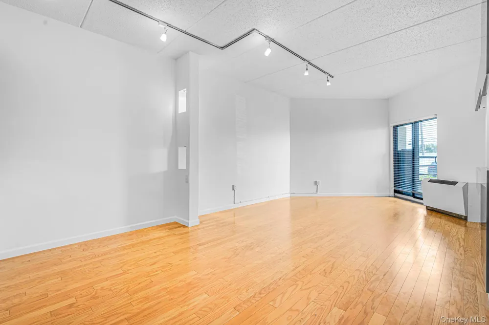 725 Miller #130 Freeport, NY 11520