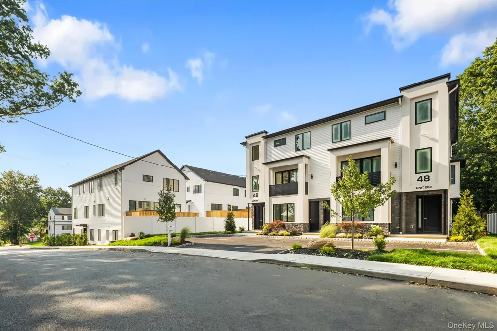 48 Noyes Avenue #201 Spring Valley, NY 10977