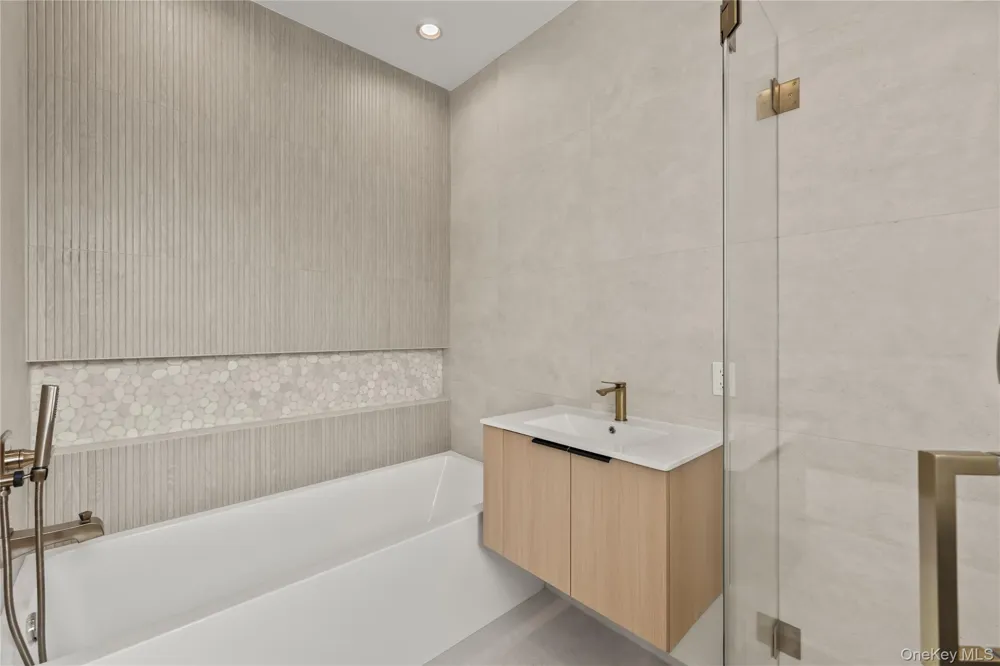48 Noyes Avenue #201 Spring Valley, NY 10977