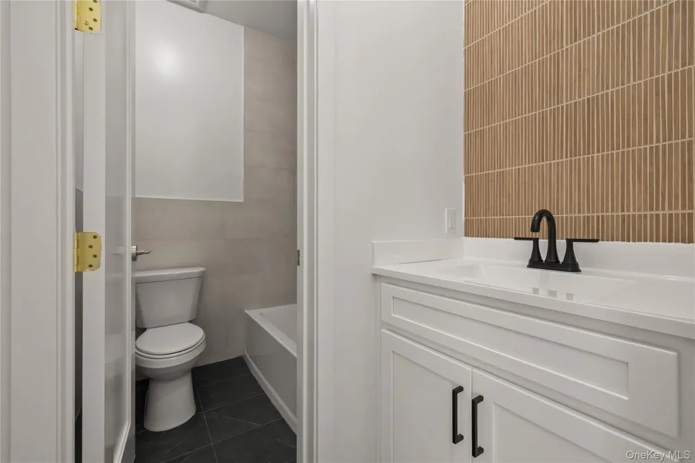 48 Noyes Avenue #201 Spring Valley, NY 10977
