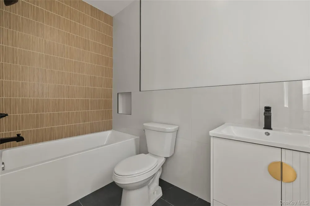 48 Noyes Avenue #201 Spring Valley, NY 10977