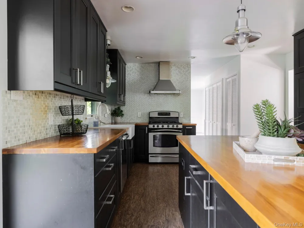 233 Queens Highway Kerhonkson, NY 12446
