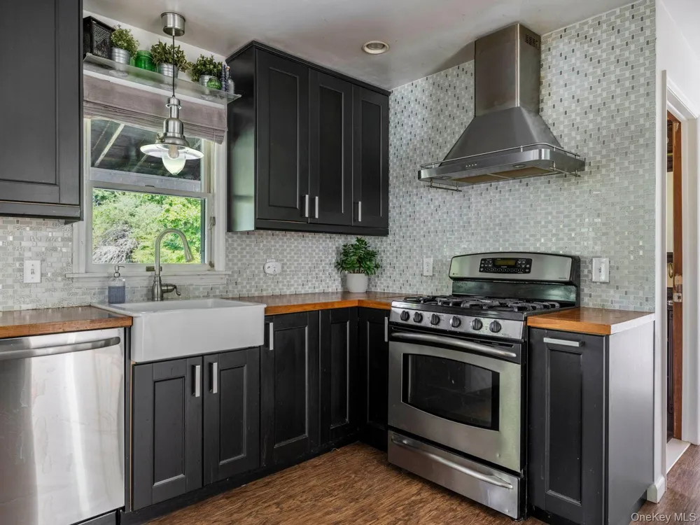 233 Queens Highway Kerhonkson, NY 12446
