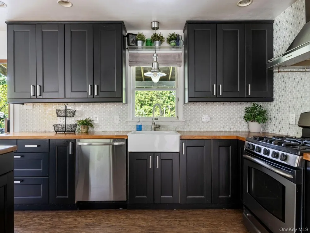 233 Queens Highway Kerhonkson, NY 12446