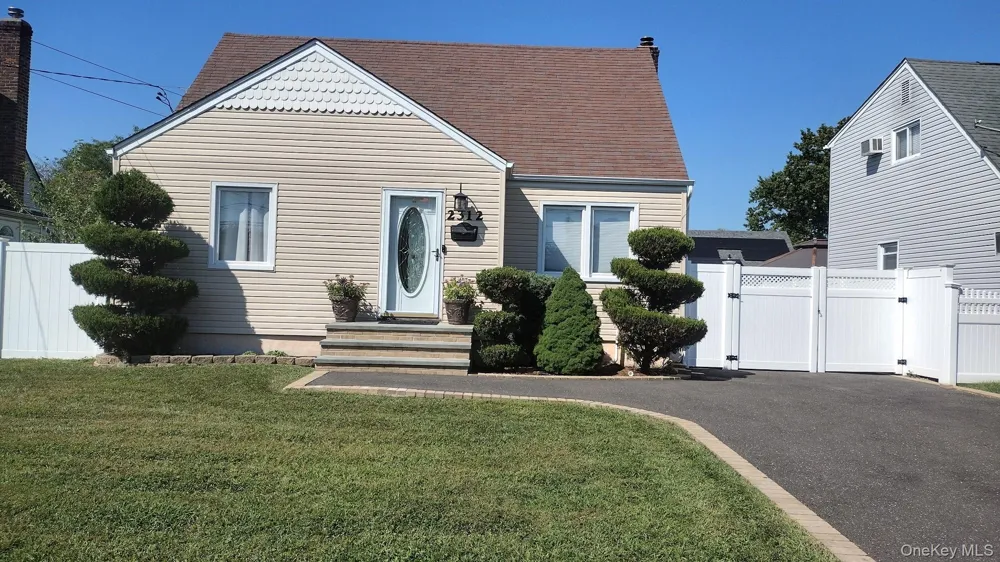 2312 Maple Street Seaford, NY 11783