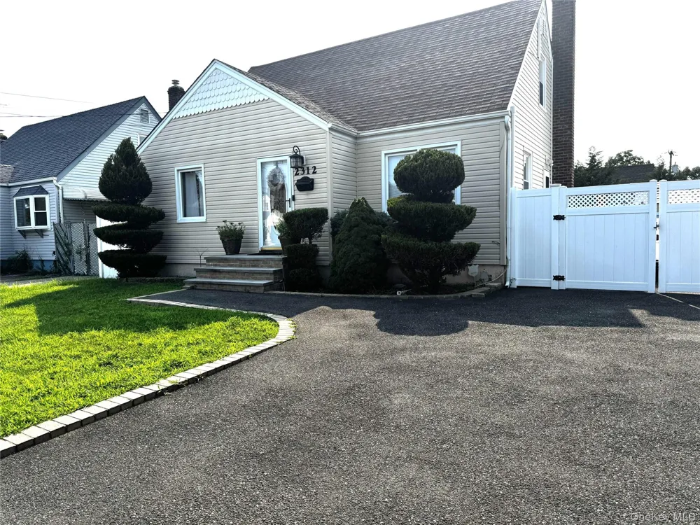 2312 Maple Street Seaford, NY 11783
