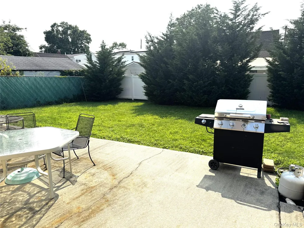 2312 Maple Street Seaford, NY 11783