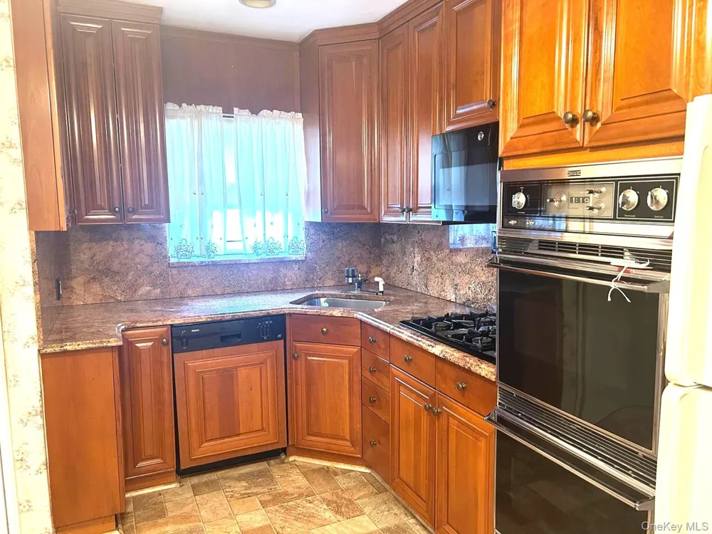6515 180th Street Fresh Meadows, NY 11365