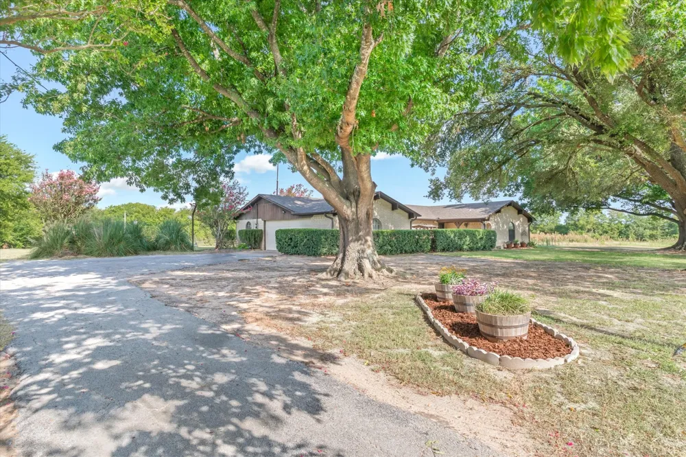 600 VZ County Road 4930 Van, TX 75790