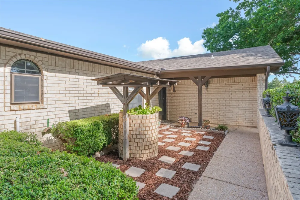 600 VZ County Road 4930 Van, TX 75790