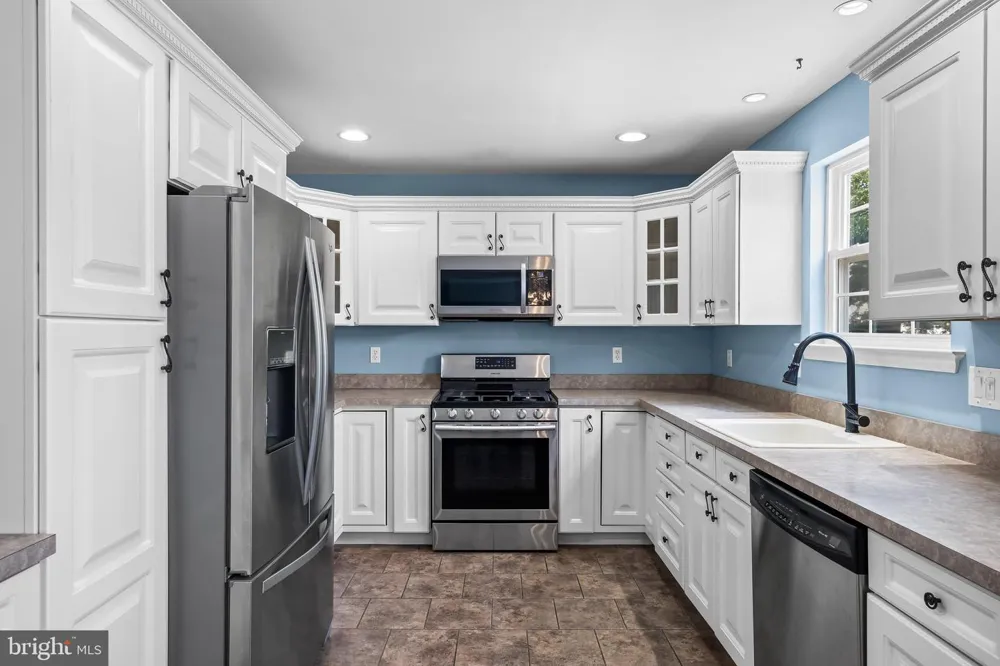 23 CHARLES AVENUE Blackwood, NJ 08012