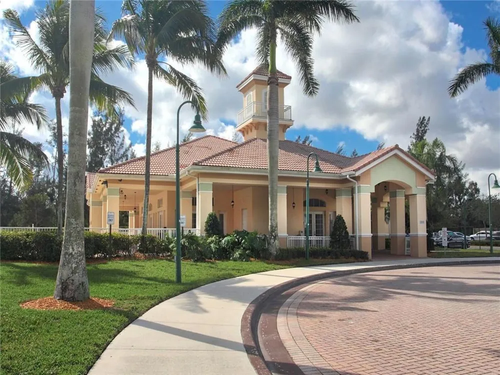 4777 SW 14th Street Deerfield Beach, FL 33442