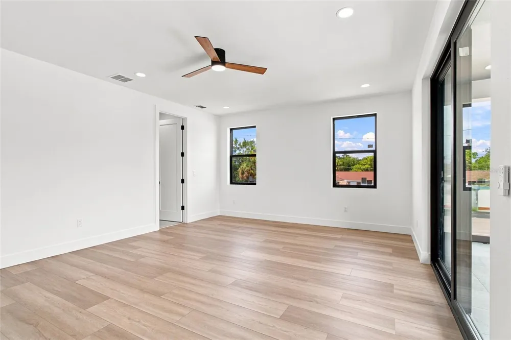 4122 W NASSAU STREET Tampa, FL 33607